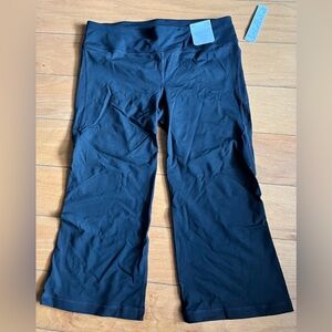 GAP Black Capris Versatile Cotton Blend